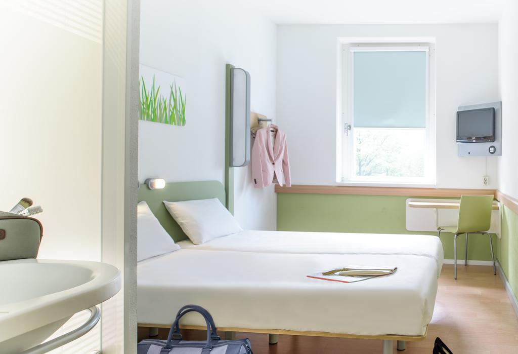 ibis budget Basel Pratteln Exterior foto