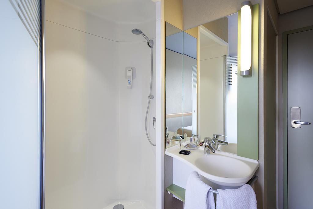 ibis budget Basel Pratteln Zimmer foto