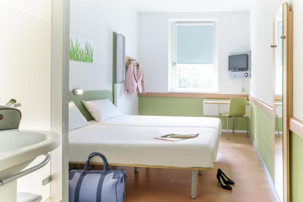 ibis budget Basel Pratteln Exterior foto